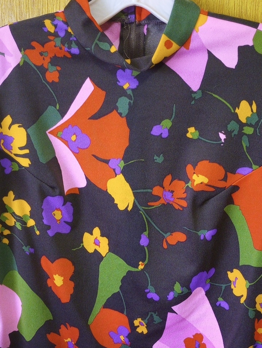 Colorful Floral Vintage Polyester Dress & Sash. Black Red Pink Gold Green Purple - Picture 2 of 4